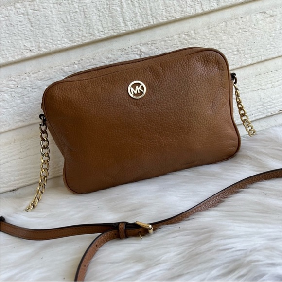 Michael Kors Handbags - Michael Kors Leather Crossbody bag